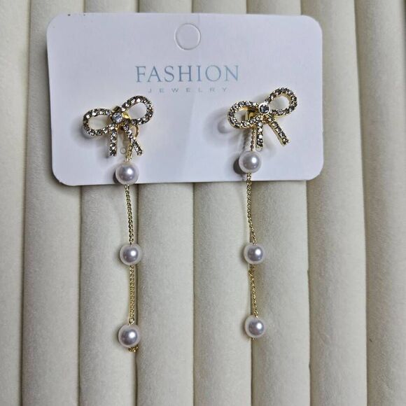 Elegant Vintage Bow Pearl Tassel Stud Earrings - Picture 6 of 9